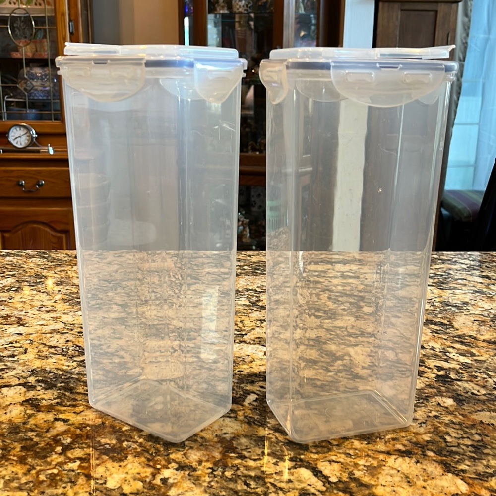 2 Lock and Lock 2.1 quart Storage Containers